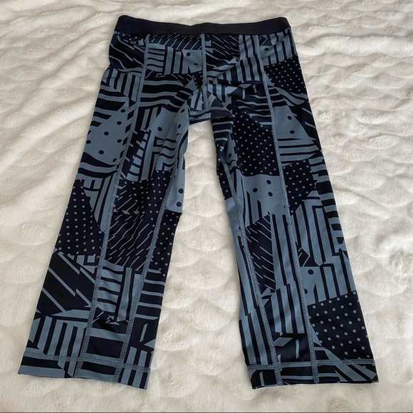 Nike cropped leggings - Picture 2 of 5